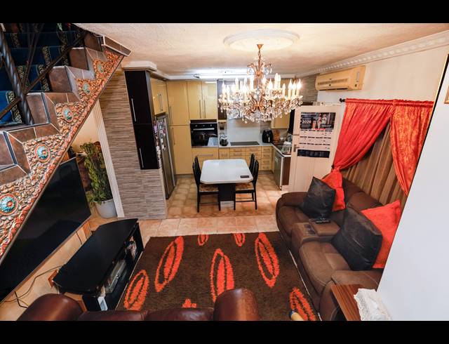 3 BEDROOM DUPLEX FOR SALE IN GREENWOOD PARK